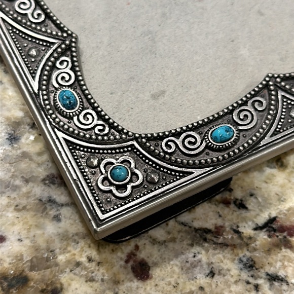 Southwestern silvertone & simulated sleeping beauty turquoise 4x6 picture frame - Picture 5 of 7